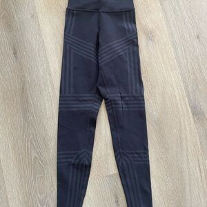 ALO Yoga Black Leggings High-Rise Stretchy Fit